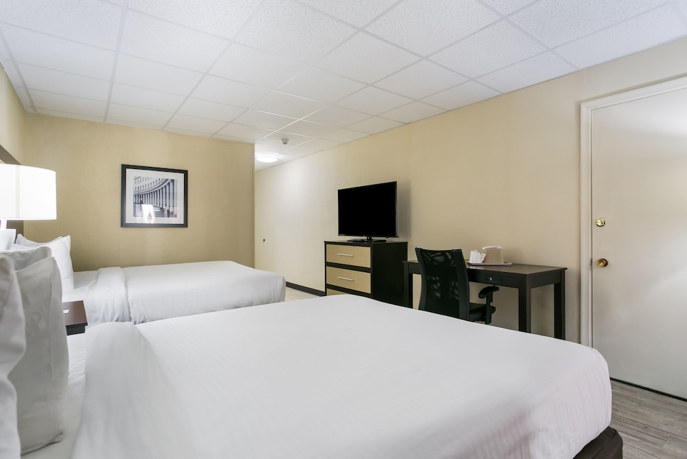 Deluxe Room, 2 Queen Beds, Pool Access (Poolside) - Photo 4