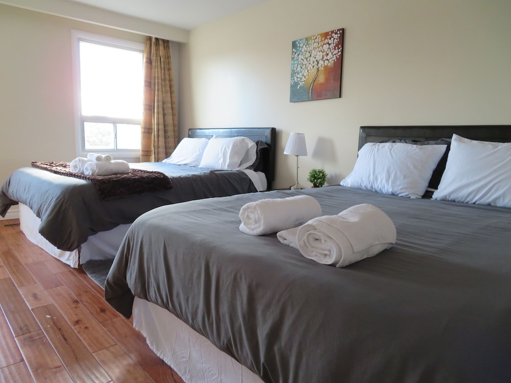Business House, 2 Queen Beds, Courtyard View