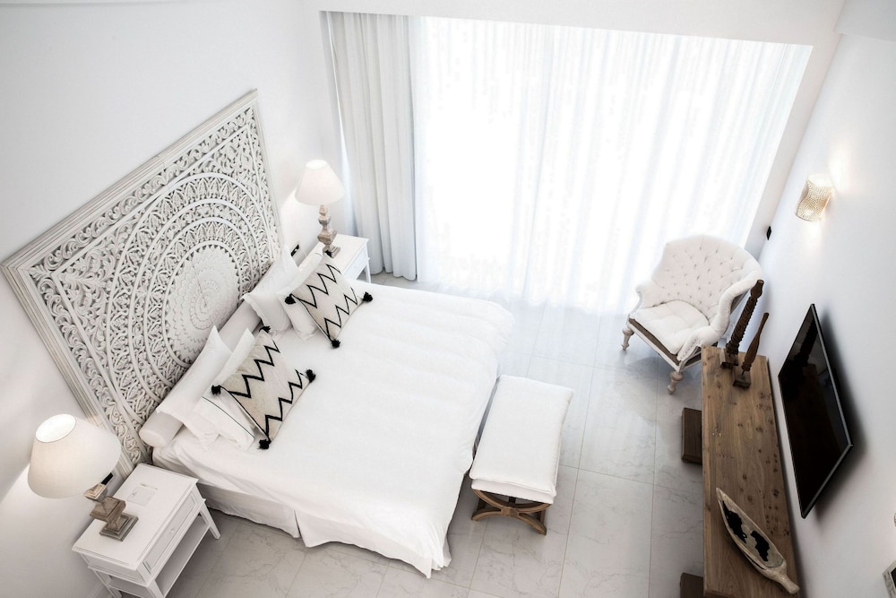 Luxury Loft, Private Pool, Beachfront