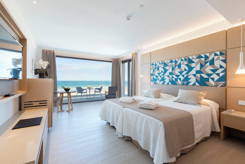 Junior Studio Suite, Balcony, Sea View (4 adults)