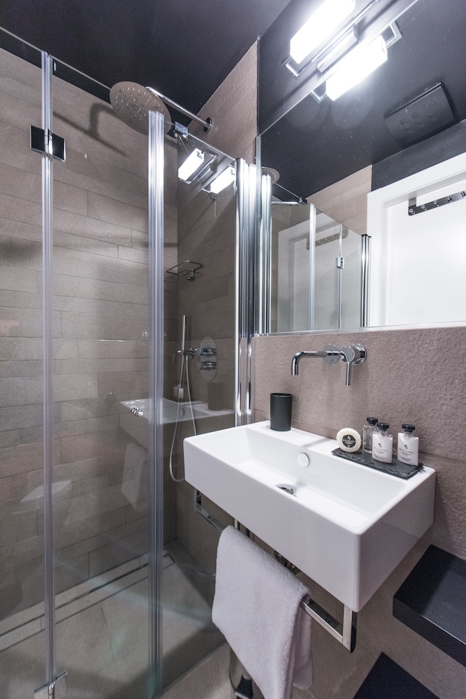 Superior Double or Twin Room photo 3