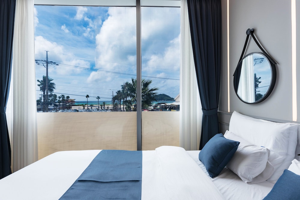 Signature Pool Suite O photo 3