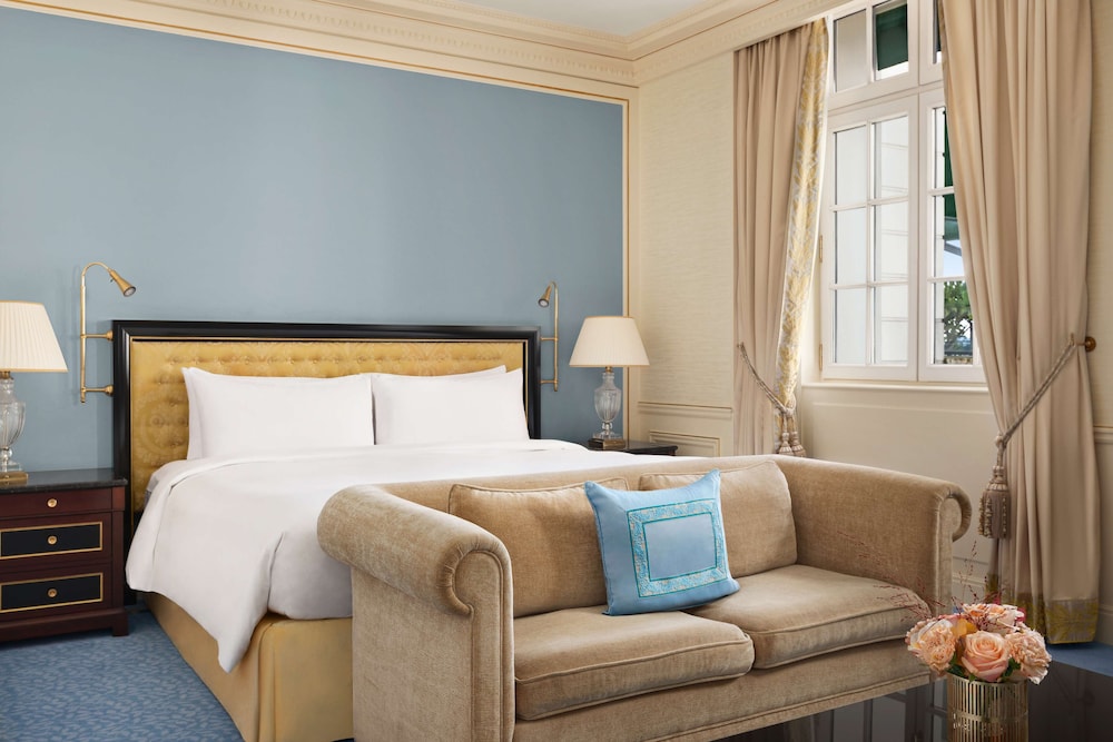 Deluxe King Room with One King Bed (Non Smoking)