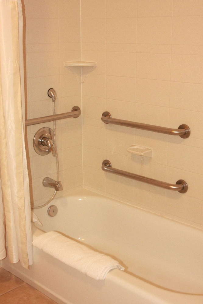 Room, 2 Queen Beds, Accessible - Photo 2