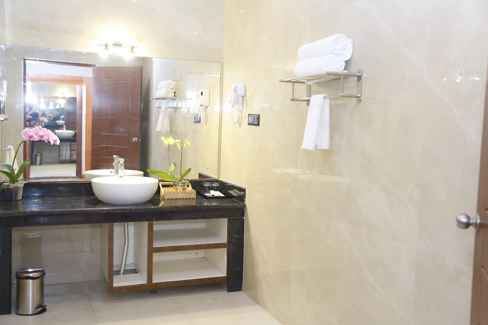 Executive Room - Photo 3