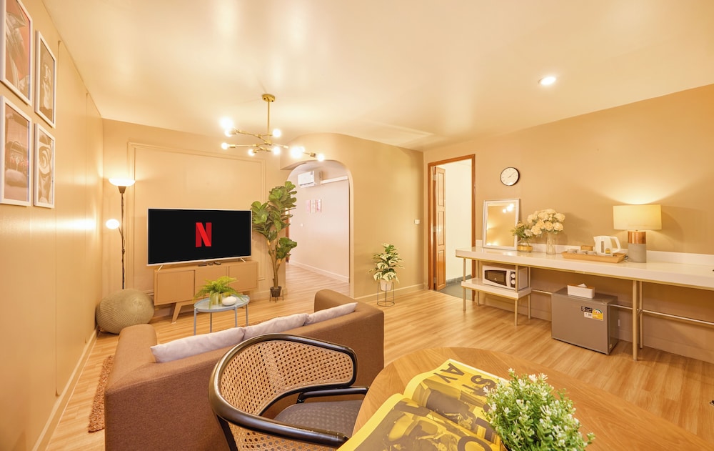 1 Bedroom Suite photo 1