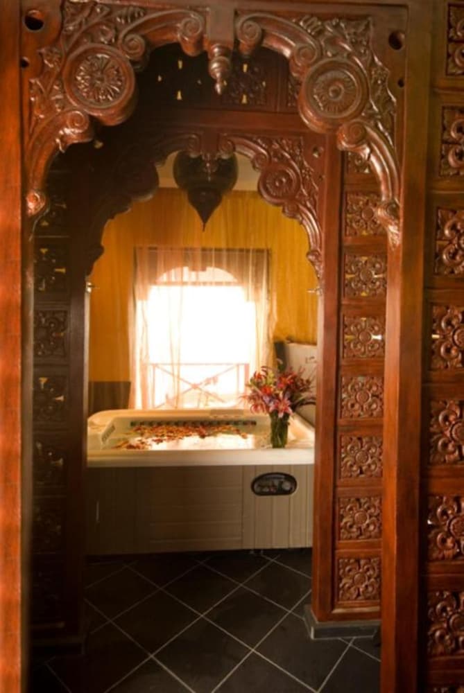 Oriental Suite at Zephyr Palace - Photo 2