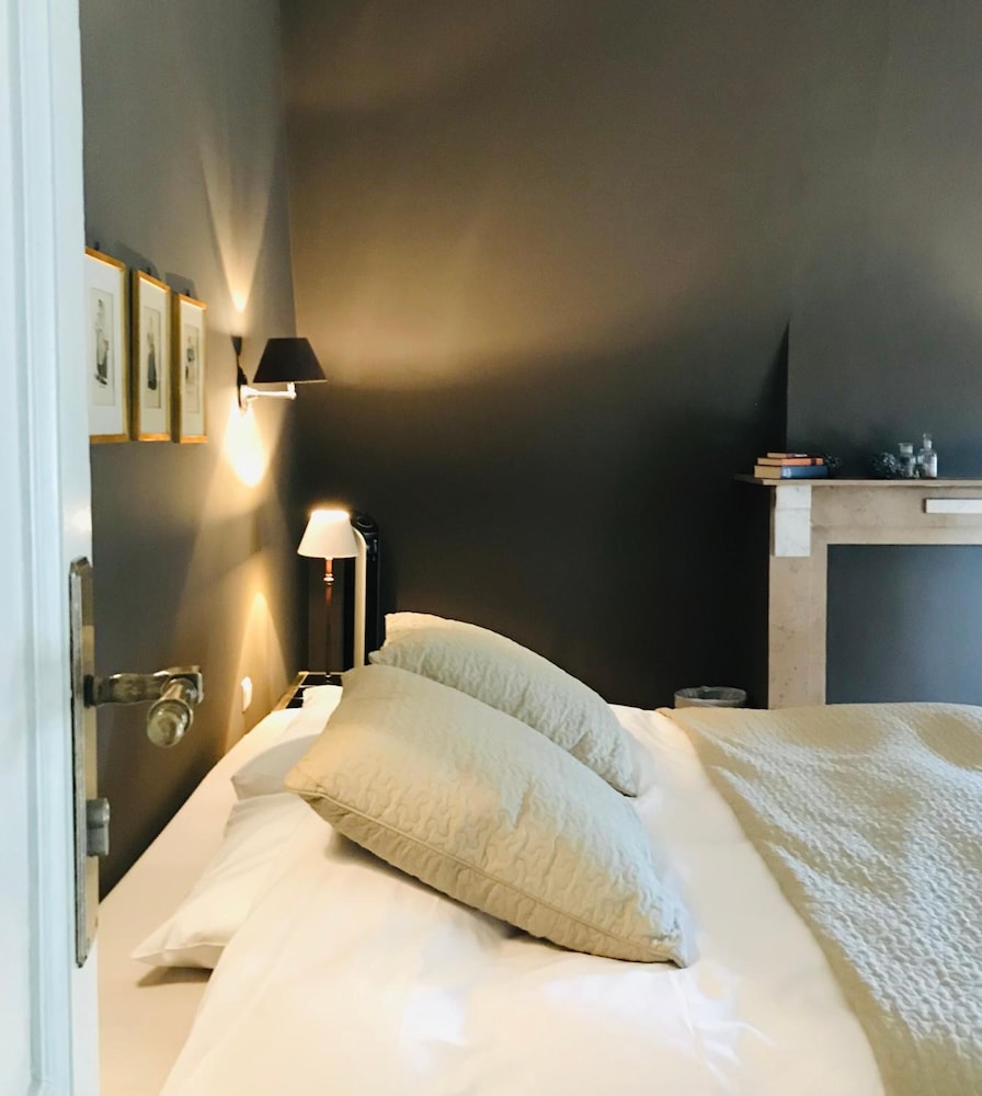 Classic Double Room, 1 Bedroom, Non Smoking, City View photo 2
