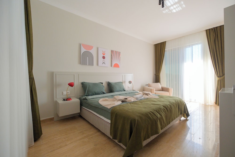 Standard Double Room - Photo 11