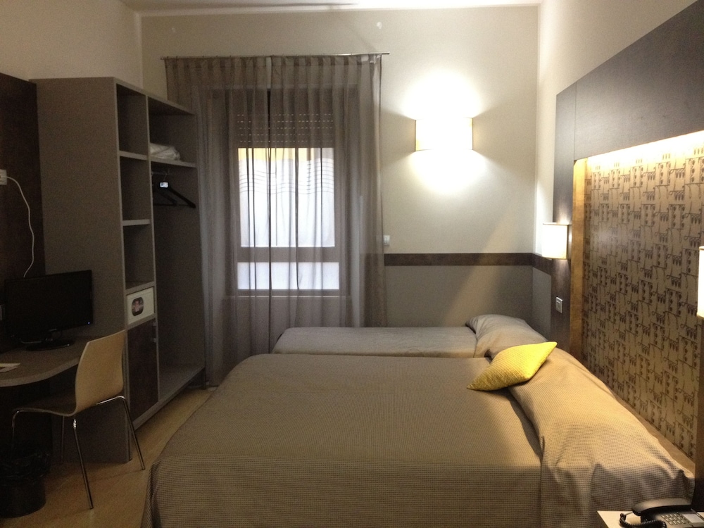 Standard Triple Room photo 1