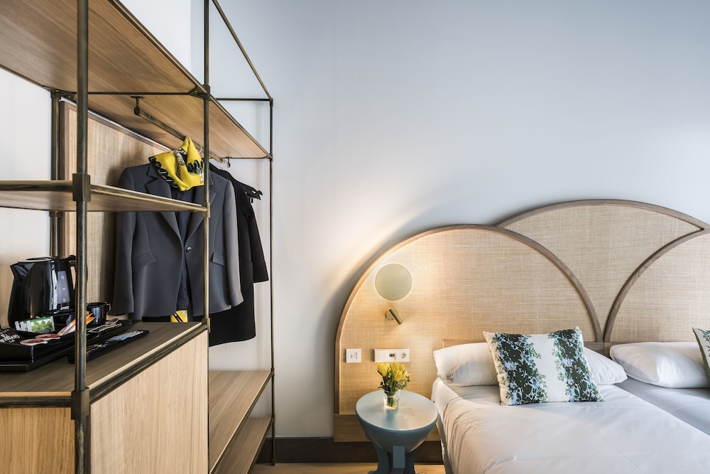 Deluxe Double or Twin Room, City View - Photo 5