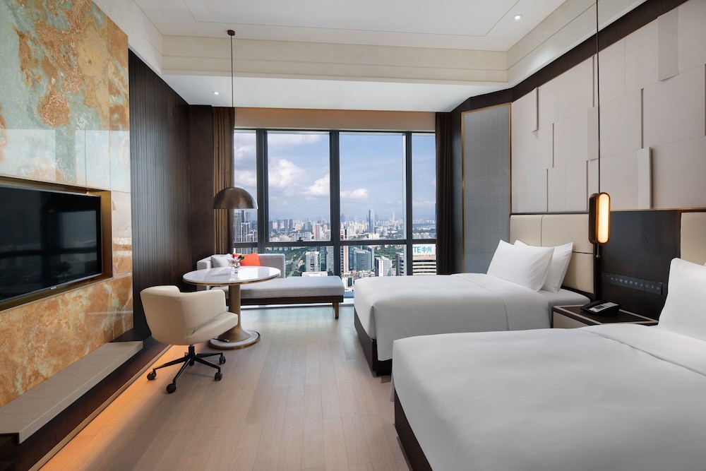 Standard Room, 2 Twin Beds, Club Lounge Access, City View - Photo 1