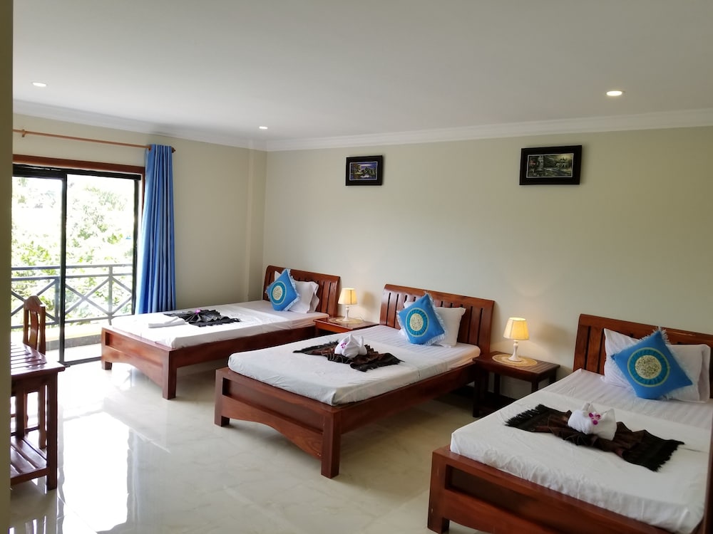 Triple Room (with AC) photo 1
