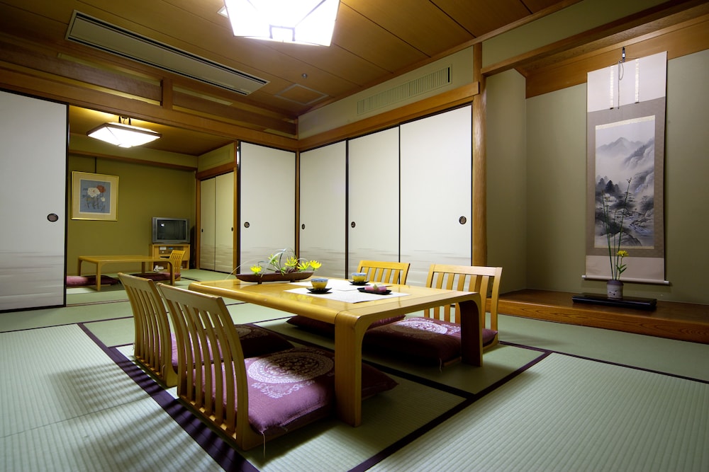 Japanese Style Room, Smoking photo 3