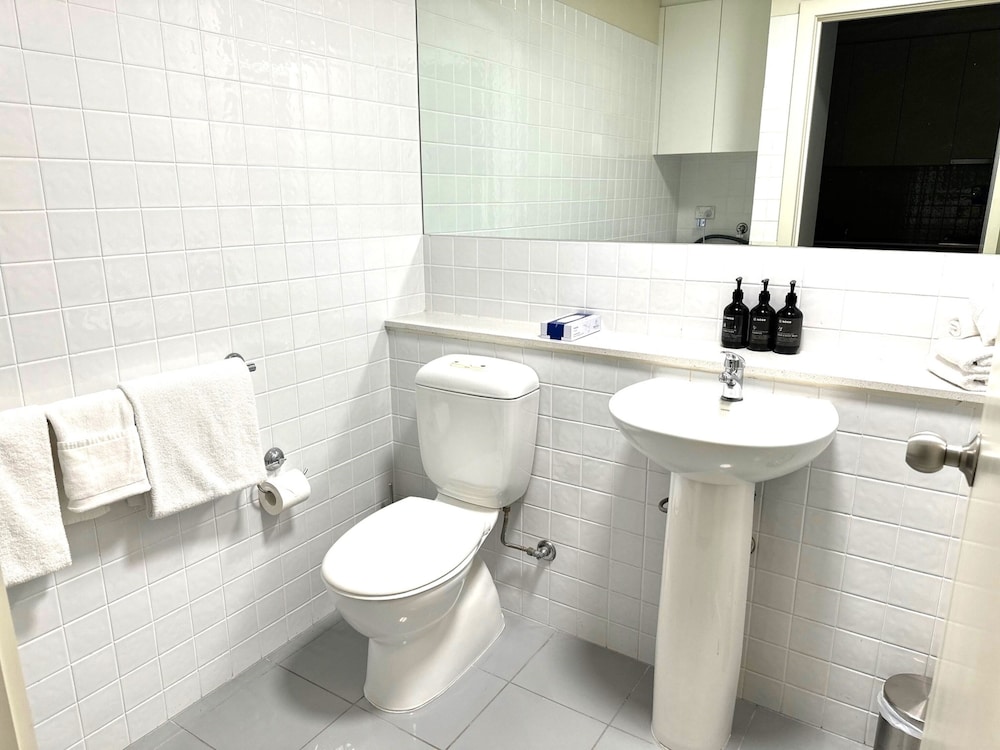 Two Bedroom Executive Apartment - Photo 8