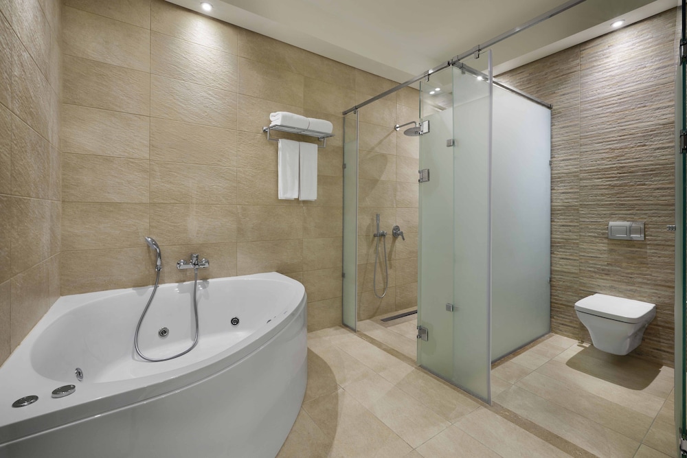 Deluxe Room, 1 Queen Bed (Premium, Swim Up) - Photo 6
