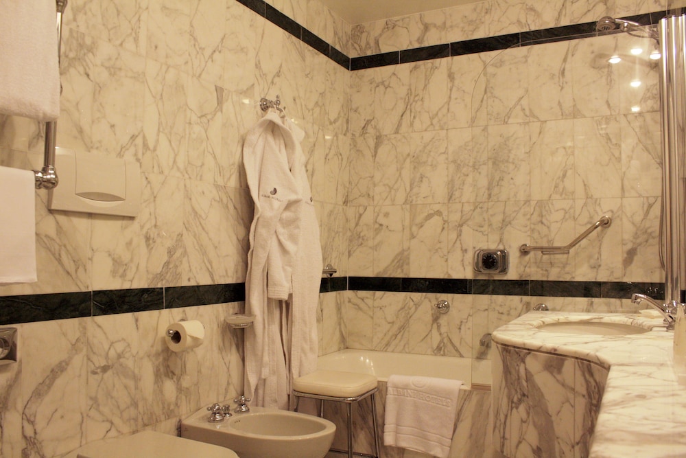 Classic Room - Photo 10