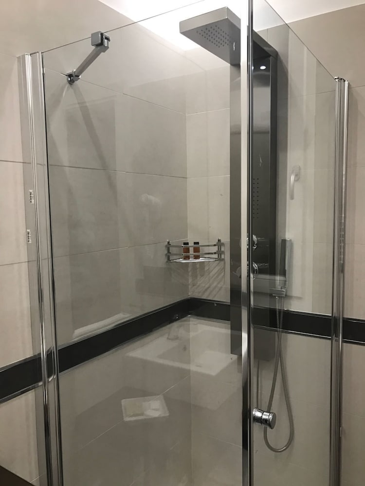 Business Double or Twin Room, 1 Queen Bed, Balcony, City View photo 3