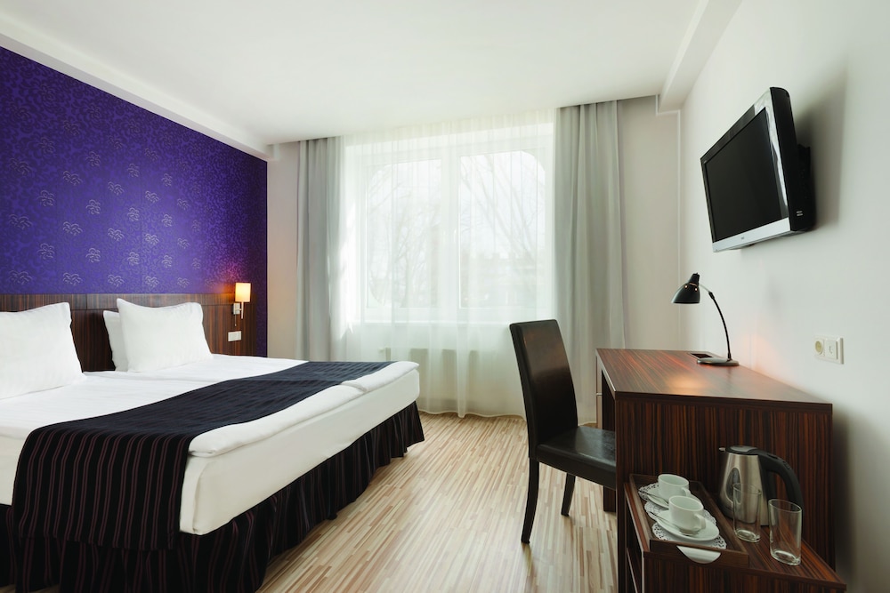 Comfort Double or Twin 1 Double Bed or 2 Twin Beds - Photo 1