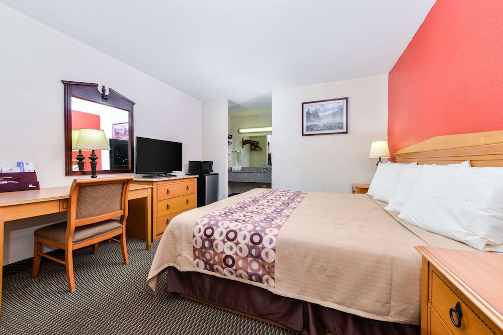 Deluxe Room, 1 King Bed, Non Smoking