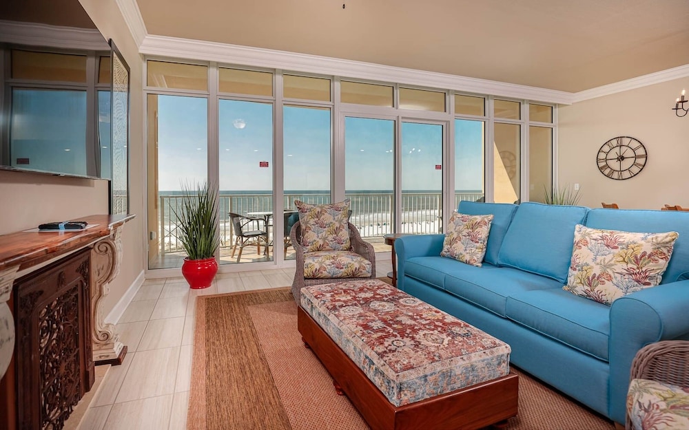 Condo, 2 Bedrooms