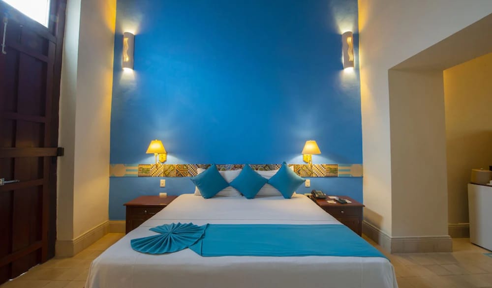 Deluxe Villa, 1 King Bed, Pool Access, Poolside - Photo 2
