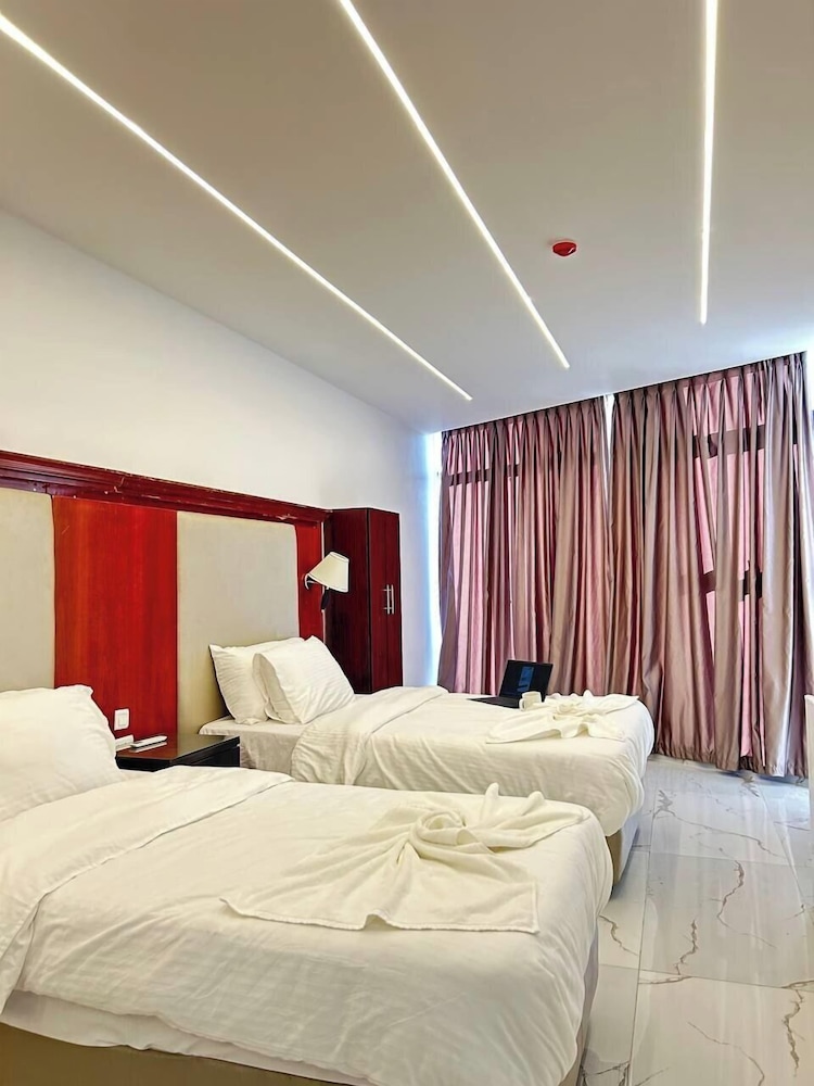 Basic Double or Twin Room, City View photo 2