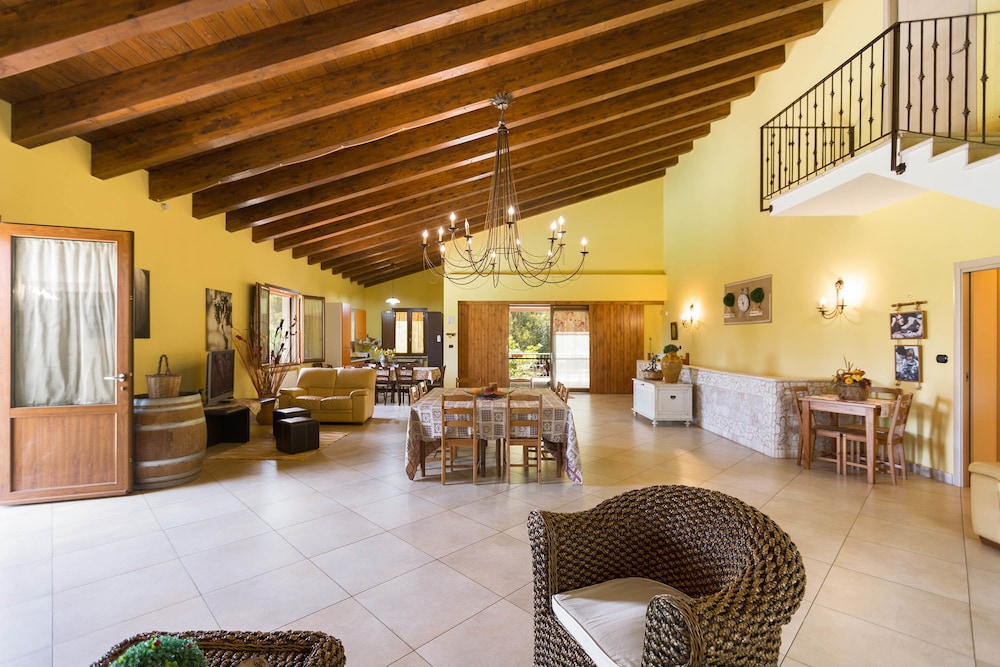 Villa, 4 Bedrooms photo 1