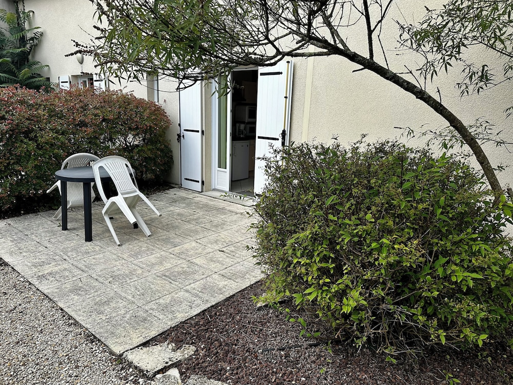 Classic Studio, Patio photo 3