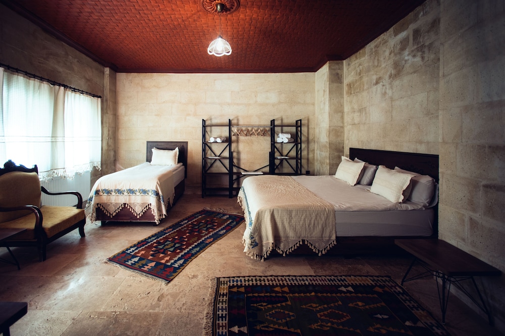 Deluxe Triple Room - Photo 1