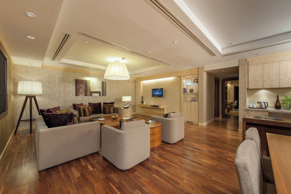 Suite, 2 Bedrooms, Club Lounge Access (Dining) - Photo 1