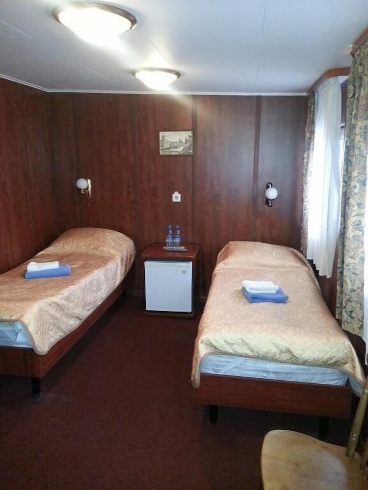 Standard Twin Room photo 2