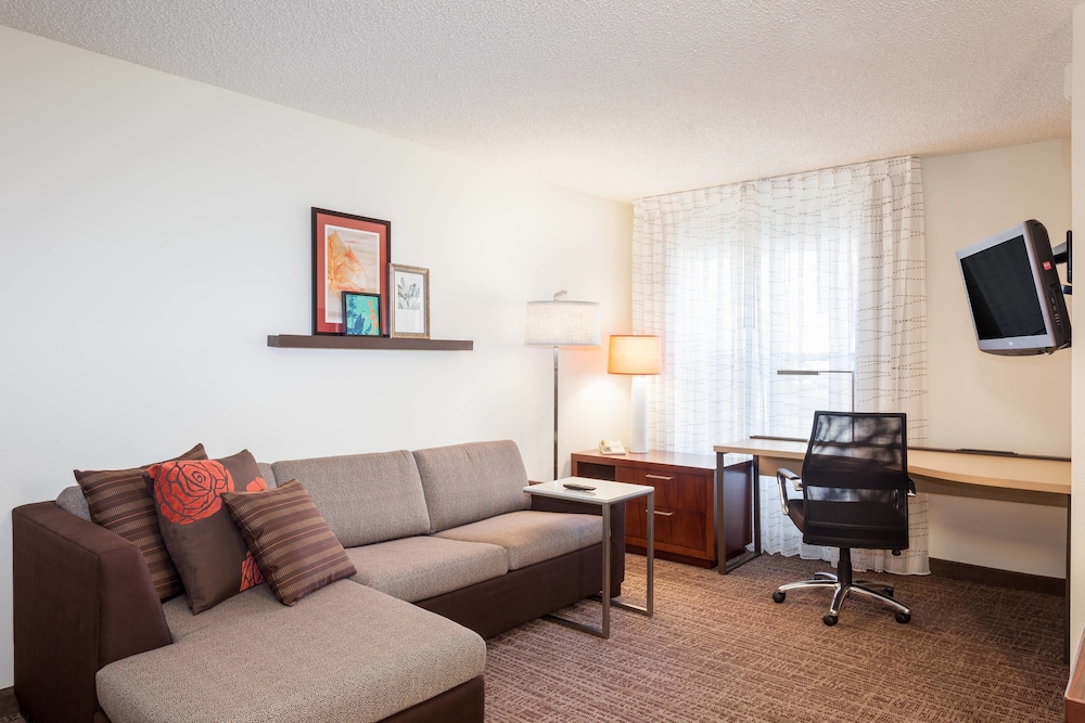 Suite, 2 Bedrooms - Photo 5