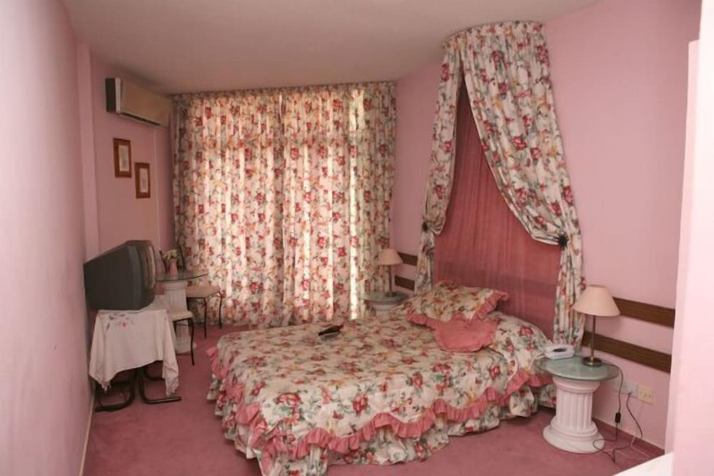 Double or Twin Room - Photo 1