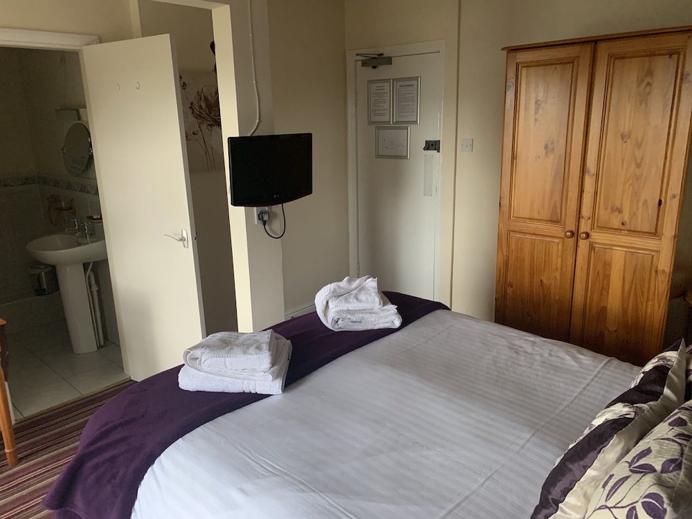 Standard Double Room, Ensuite, Sea View