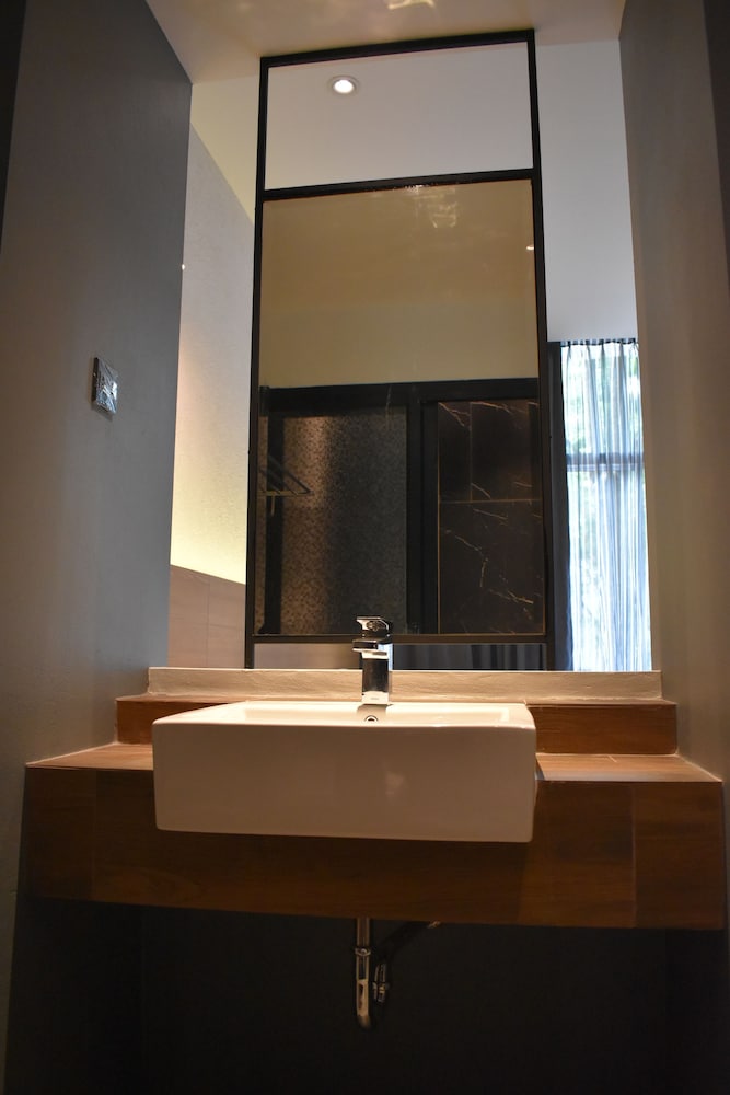 Grand Superior Room - Photo 15