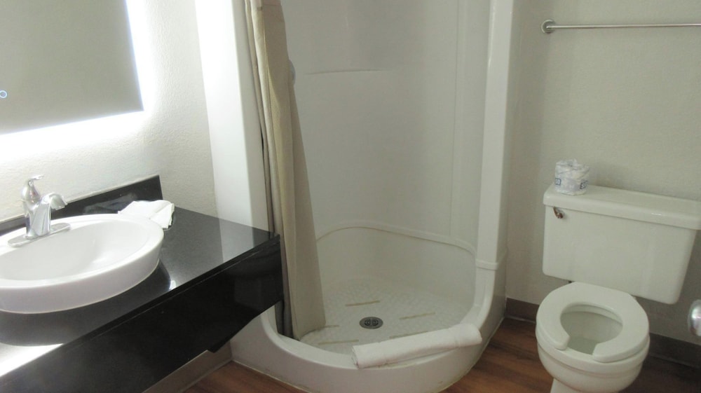 Standard Room, 2 Double Beds, Non Smoking - Photo 4