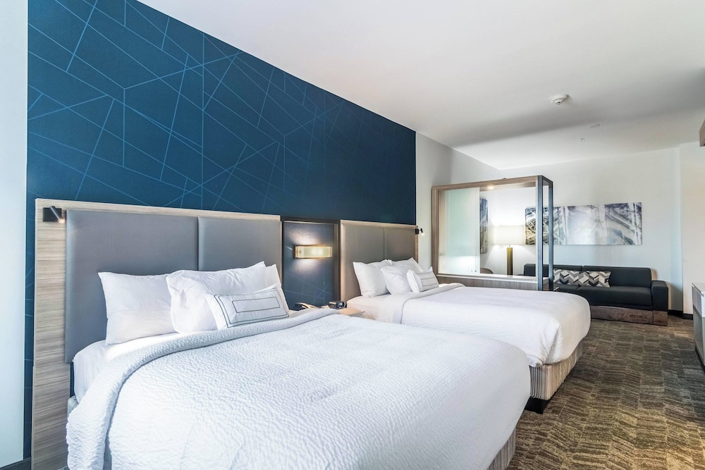 Suite, Multiple Beds