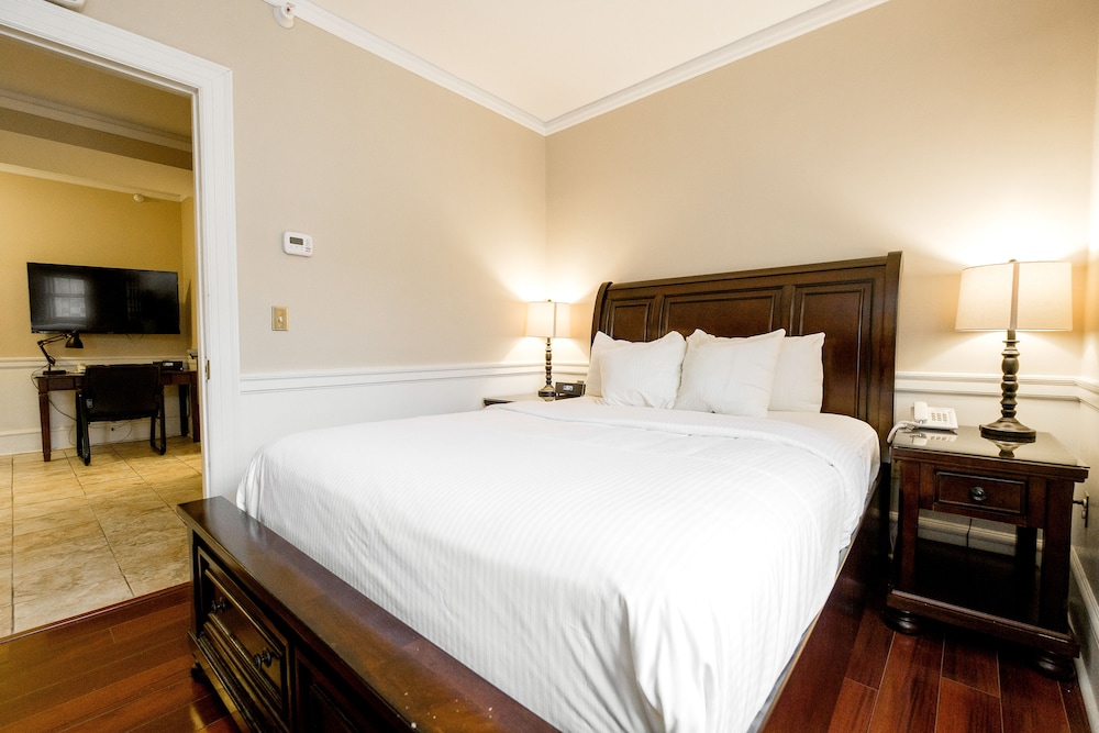 Suite, 2 Queen Beds, Non Smoking
