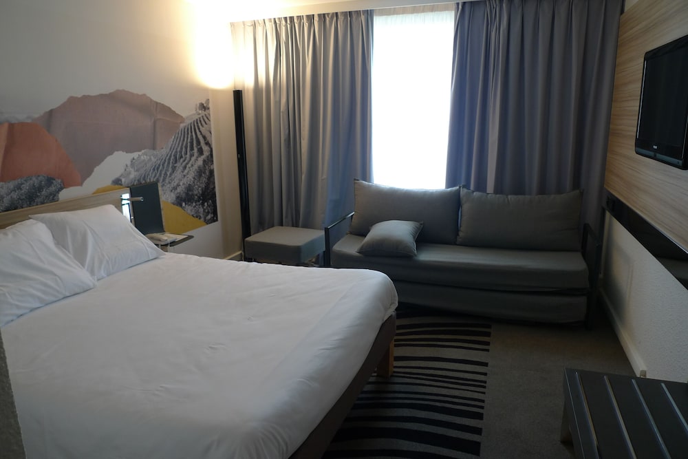 Superior Room, 1 Double Bed with Sofa bed - Photo 4