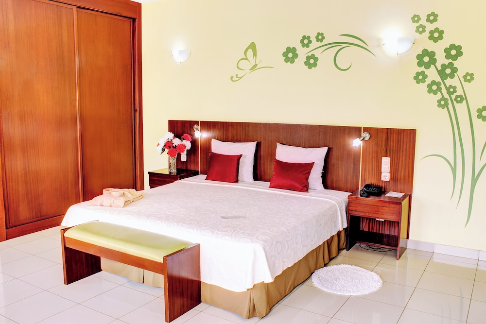 Suite, Balcony (2 adults 1 child) photo 2