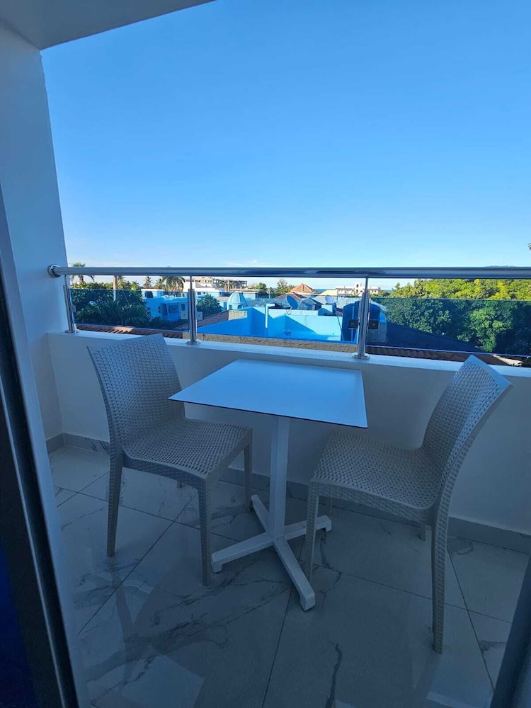 Family Twin Room, Balcony, Partial Sea View photo 2