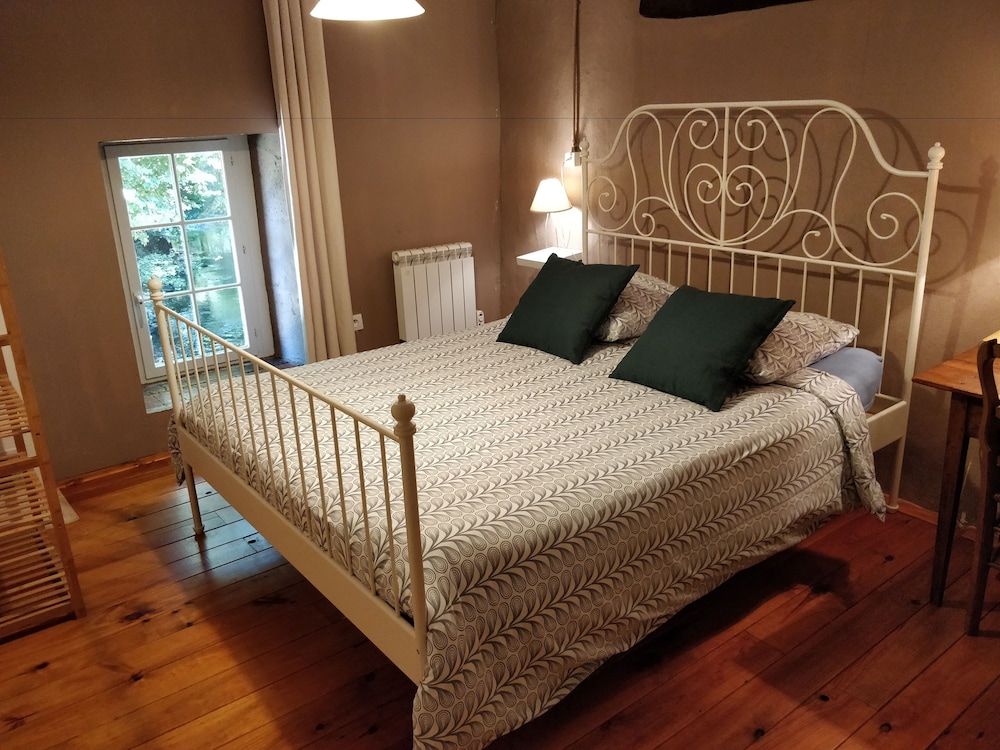 Economy Double Room Single Use, 1 Queen Bed photo 1