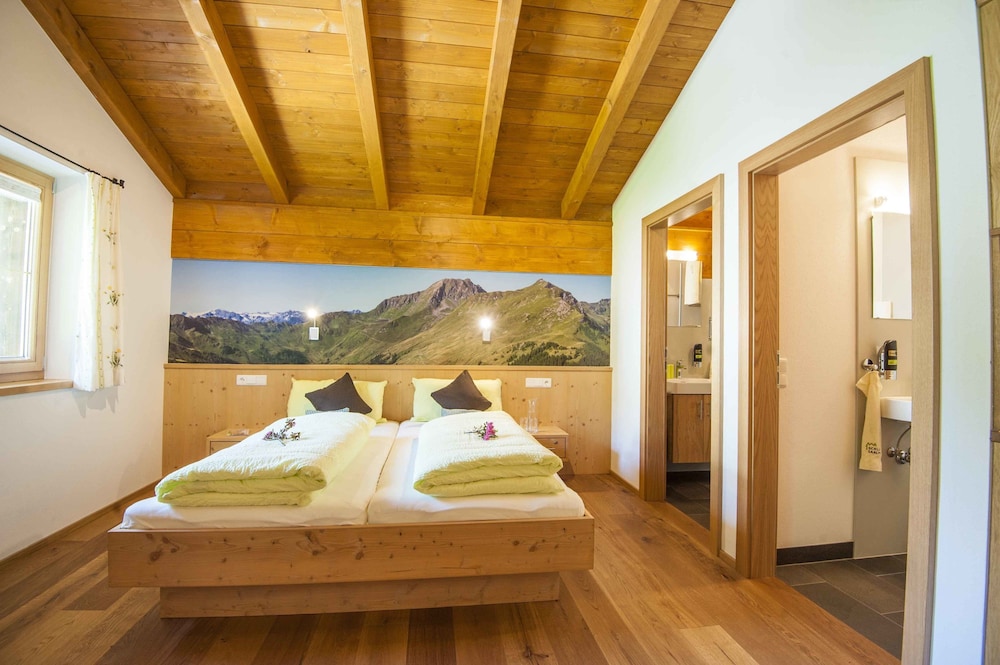 Standard Apartment, 2 Bedrooms, Kitchenette, Mountain View (Schwalbennest) photo 2