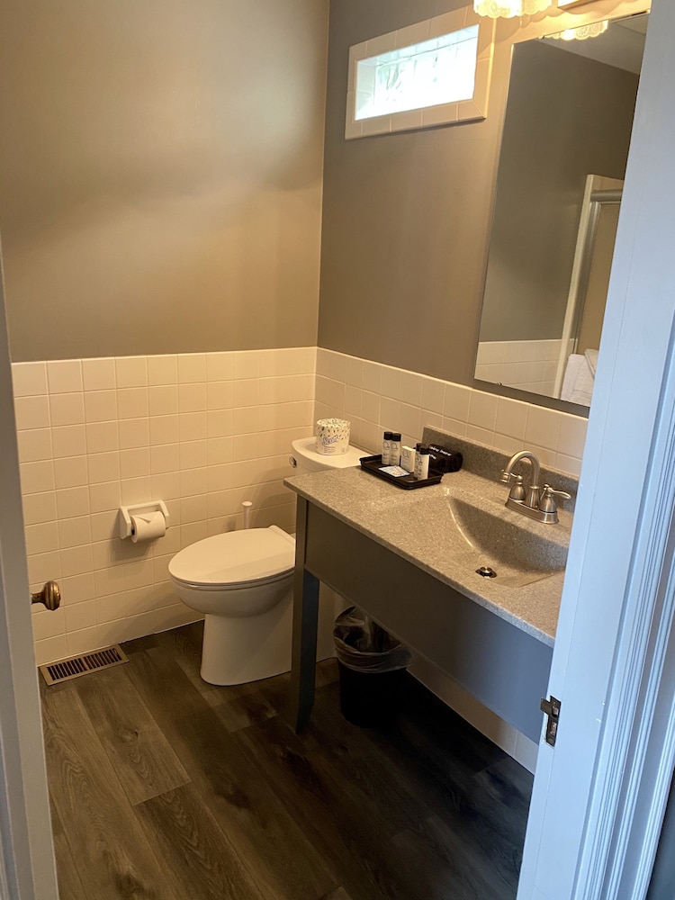 Standard King Room photo 2