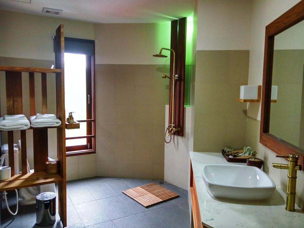 Superior Double Room, 1 Double Bed, Mountain View photo 2