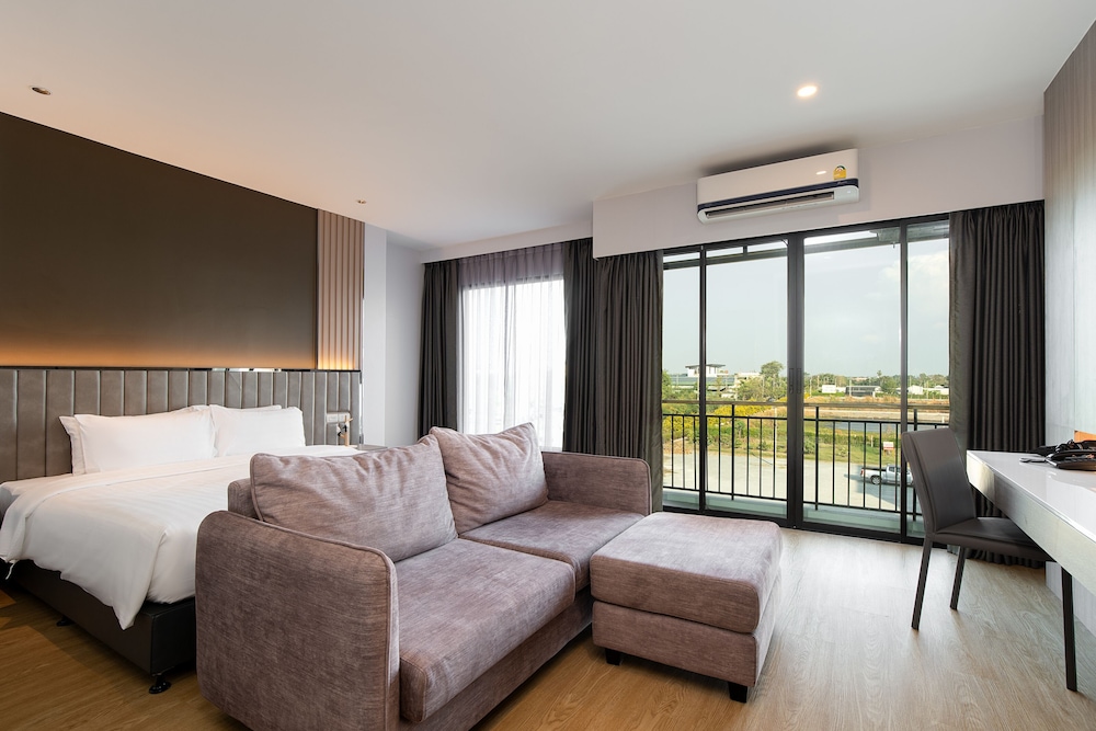 Srivaree Suite Room - Photo 5