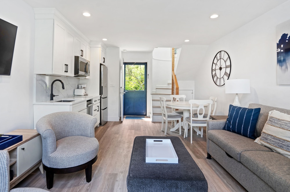 Apartment photo 1