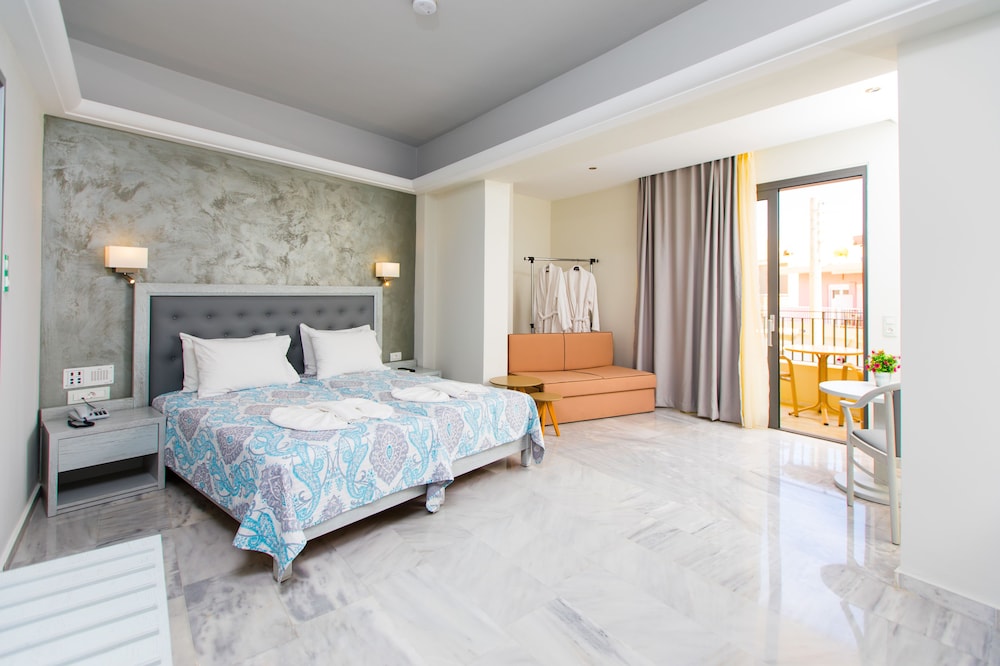 Quadruple Room City View