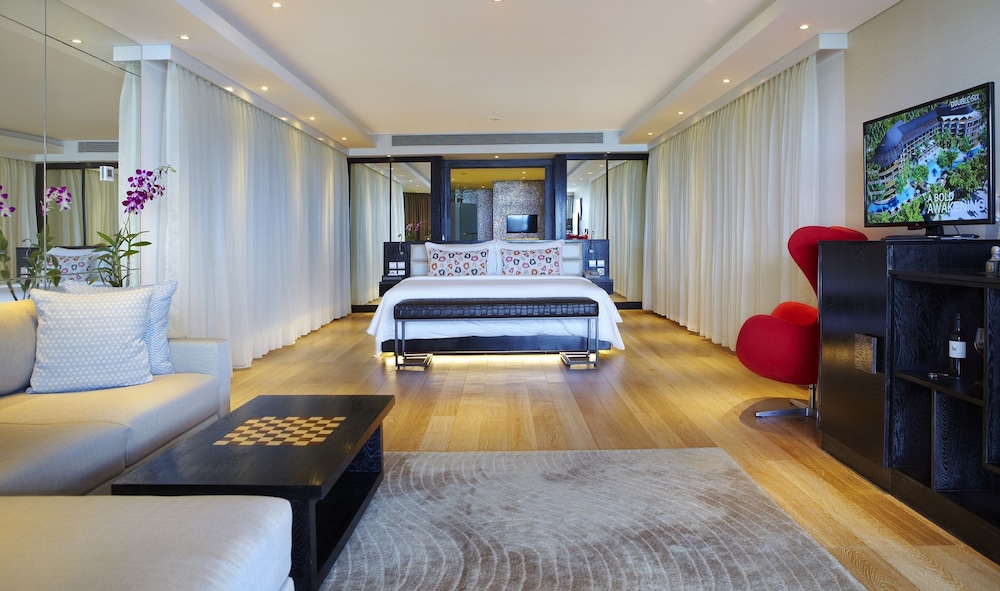 Penthouse, 2 Bedrooms, City View